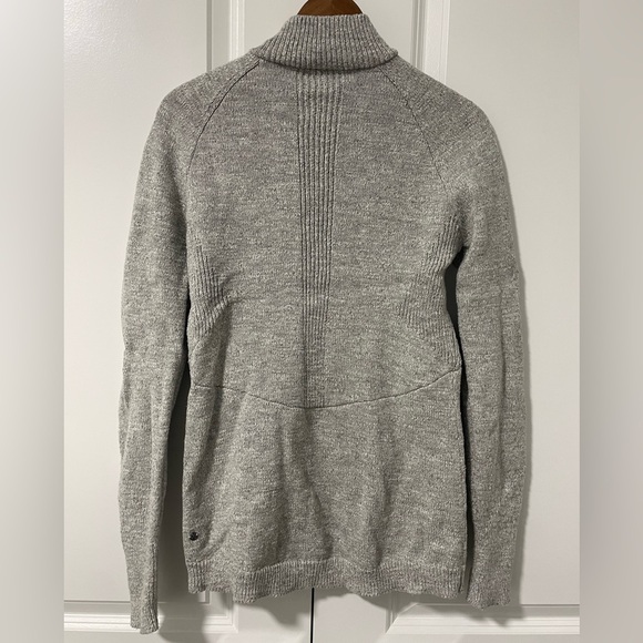 LULULEMON- Summit Stride Sweater
Heathered Core Ultra Light Grey - Picture 4 of 7